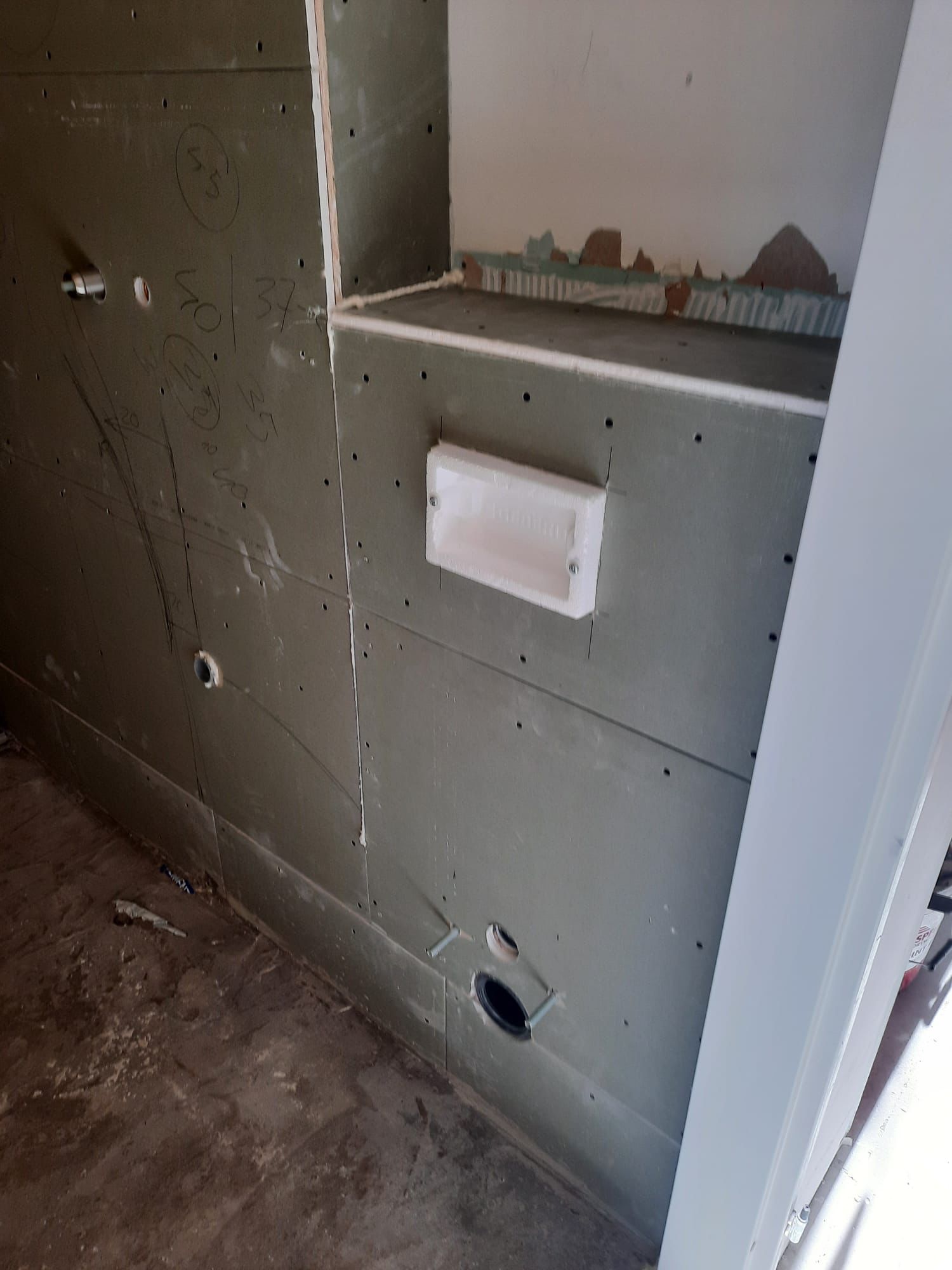 Voor — badkamer renovatie Breda (tegelwerk + sanitair, foto 20)