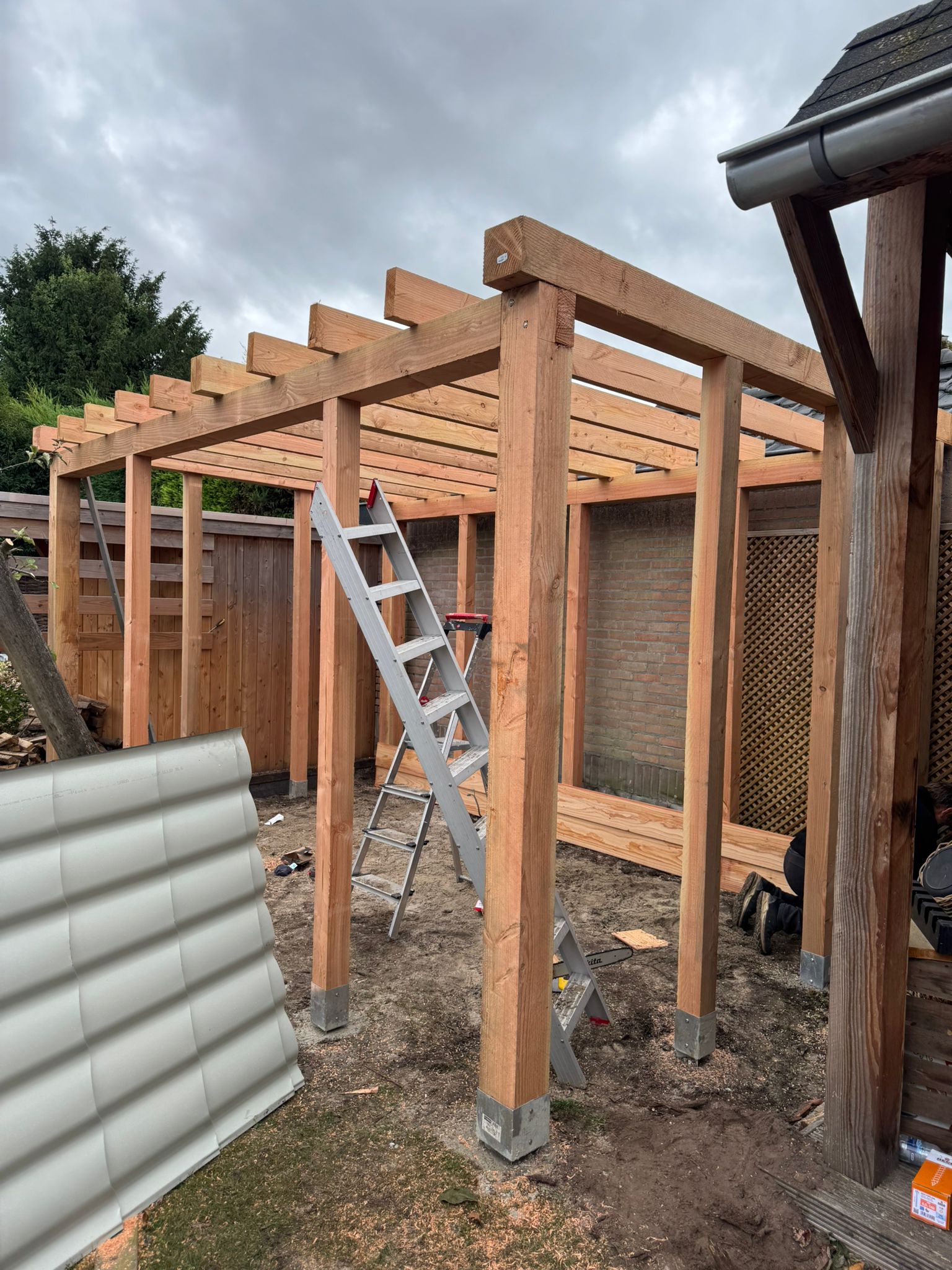 Houten schutting op maat — Klus Expert Breda (foto 28)
